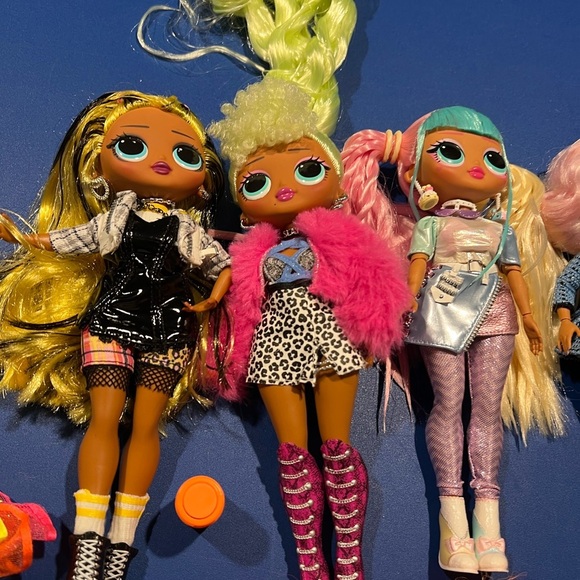 L.O.L Dolls Witerlicious, Neonlicious, Uptown Girl, Downtown BB with accessories - Picture 3 of 6